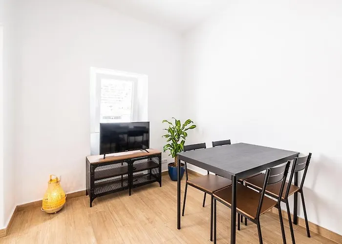 Serafim Beach Apartment - Heart Of The Old Town